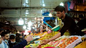Warga Desa Maroko Rayakan Pertengahan Ramadan