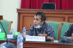 Bahas Raperda Kelembagaan Adat Dayak Bapemperda DPRD Landak Gelar Rapat Bersama