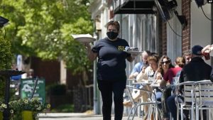 AS: Konsumen Kembali Berbelanja Setelah Pelonggaran Pembatasan Virus Corona