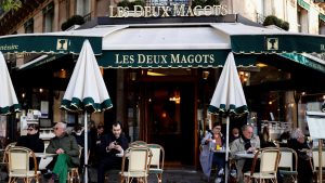 Perancis Kembali Buka Museum dan Kafe