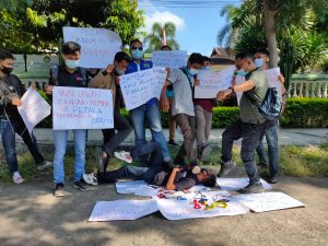 Aksi Solidaritas, Puluhan Wartawan di Lombok Timur Gelar Aksi Damai