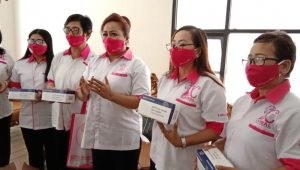 Yayasan Pelayanan KAWAL Indonesia Serahkan 1000 Masker ke Walikota Singkawang