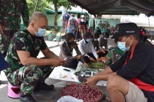 Dapur Umum TNI-Polri Demak Siapkan Ratusan Paket Buka Puasa Untuk Warga Terdampak Covid-19