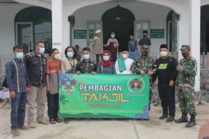 Kodim 0427 dan PWI Way Kanan Bagikan Takjil Dibulan Ramadhan