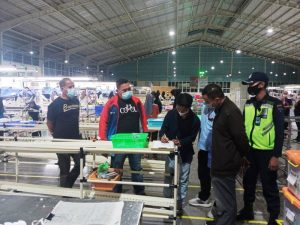 Ratusan Buruh Pabrik Aksesoris Sepatu di Brebes Mogok Kerja