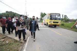 Bupati Landak Tinjau Pelaksanaan Posko Penyekatan Mudik