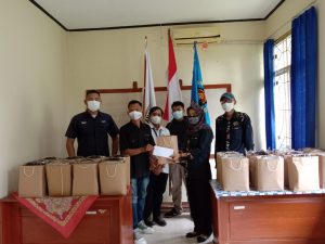 PWI Way Kanan Bagi Bingkisan Lebaran untuk Anggota