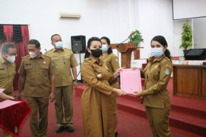 Mutasi Kepala SD dan SMP, Pesan Bupati Landak Terapkan Pola Pikir Pelayanan