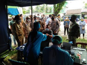 Bupati Way Kanan Cek Pos Penyekatan Arus Balik Lebaran 