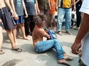 Tertangkap, Maling Sepeda Motor Jadi Bulan-bulanan Warga