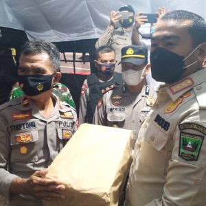 Penghujung Ramadan 1442 H, Wagub Audy Joinaldy Buka Bersama Petugas Posko Arus Mudik