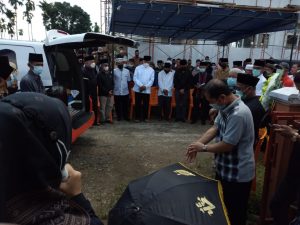 Gubernur Mahyeldi Lepas Jenazah Nurhayati di makamkan Koto Nan Ampek Payakumbuh