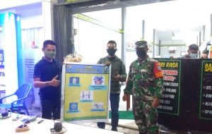 Penerapan Protokol Kesehatan di Parindu Oleh Babinas Koramil 1204