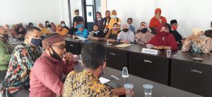 Ratusan Guru Honorer di Lombok Timur Tuntut Walas Kasih Pemda
