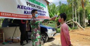 Babinsa Koramil 18/Nanga Mahap terus lakukan sosialisasi bahaya covid-19 kepada desa Binaan