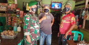 Koramil 1204-21/ Entikong Babinsa Terus Melaksanakan Kegiatan Sosialisasi Protokol kesehatan