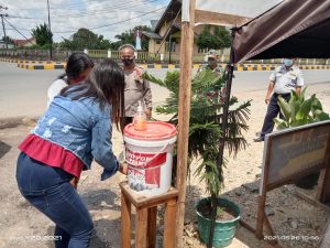 Babinsa Tayan Hulu Rutin Sosialisasi Himbau 3 M Di Tenggah Pendemi Covid.