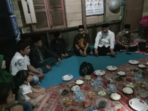 Gubernur Mahyeldi Singgah Sahur, Penjual Air Galon Dapat Bantuan Bedah Rumah