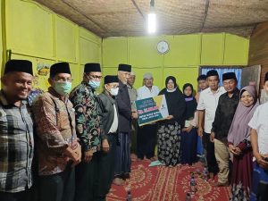 Singgah Sahur, Gubernur Sumbar Mahyeldi Bedah Rumah Janda