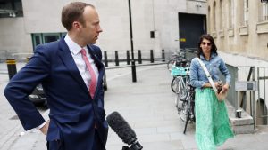 Terlibat Skandal, Menteri Kesehatan Inggris Matt Hancock Mundur