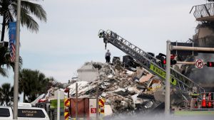 99 Orang Masih Belum Ditemukan di Gedung yang Runtuh di Florida