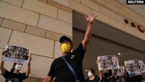 Aktivis Hong Kong Dikawal Kembali ke Pengadilan