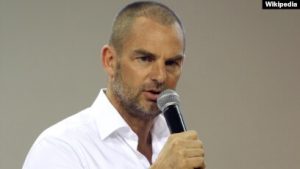 Ronald De Boer Bangga Jadi Duta Piala Dunia 2022