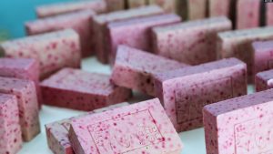 Susu Unta Jadi Bahan Baku Sabun Mandi Alami di Yordania