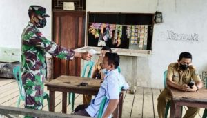 Babinsa Koramil 18/Nanga Hak Henti-henti Melakukan Sosialisasi terkait Protokol Kesehatan