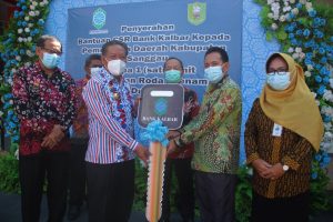 Terima Bantuan Truk Sampah, Bupati Sanggau : Akan Kita Atur Penggunaannya