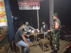 Melaksanakan Sosialisasi Himbauan 3 M Diwarung Kopi
