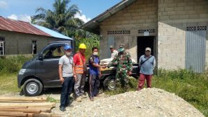 Sinergi Zidam dan Perusahaan di Bengkayang, Sumbang Material untuk Renovasi Mushola