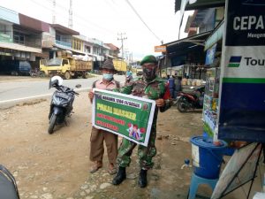 Koramil 11/Tayan Hulu Melaksanakan Kegiatan Sosialisasi Himbauan 3 M Kepada Masyarakat