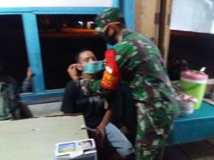 Koramil 16/ Sekadau Hulu Mensosialisasikan 3M di desa binaan