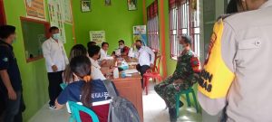 Babinsa Koramil 12/Air Besar Cek Kesiapan Posko PPKM Mikro Tingkat RT