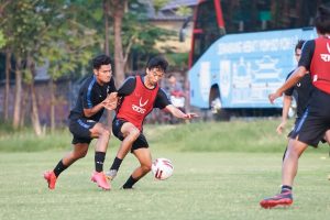 Asah Taktik PSIS Latihan di Kendal, Dragan Tekankan Pentingnya Komunikasi