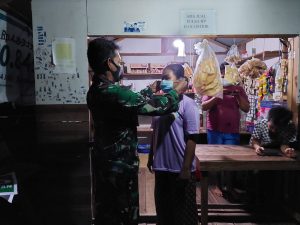 Koramil 22/ Belitang Mensosialisasikan 5 M kepada masyarakat binaan