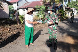 Bagikan Masker, Zidam XII/Tpr Sosialisasikan Prokes