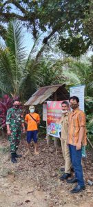 Babinsa Melaksanakan Pengawasan Pos PPKM MIKRO, Bersama Satgas Covid Desa.