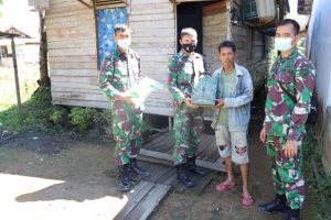 Zidam XII/Tpr Bagikan Sembako di Komplek Korpri Sungai Raya Dalam