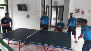 Jaga Kondisi Fisik, Personel Denzibang 1/Stg Bermain Tenis Meja bersama Atlet Popda Sekadau