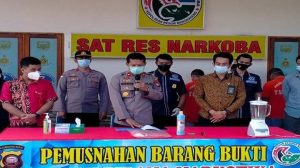 Satres Narkoba Polres Bengkayang Musnahkan Barbuk Narkoba Golongan I Jenis Sabu