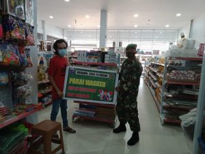 Babinsa Koramil 11/Tayan Hulu Gencar Sosialisasi Imbau 3M