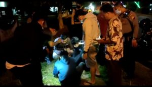 Satres Narkoba Tangkap Seorang Pria Bawa Sabu di depan Taman Mempawah