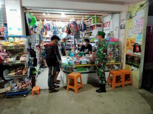 Koramil 1204-21/Entikong Himbauan Protokol Kesehatan Di Pasar kecamatan Entikong