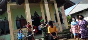 Koramil 22/ Belitang Mensosialisasikan 3 M kepada masyarakat binaan