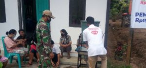 Koramil 16/ Sekadau Hulu Babinsa  Mensosialisasikan 3M di desa binaan