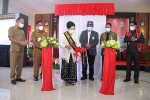 Arita Apolina Dikukuhkan sebagai Bunda Literasi Sanggau