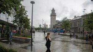 COVID-19 Melonjak, Moskow Perintahkan Pembatasan Baru