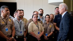 Biden Kunjungi Lokasi Gedung yang Ambruk di Florida